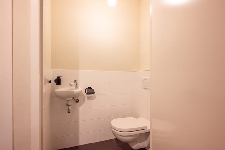 Photo 18 of Luitestraat 23