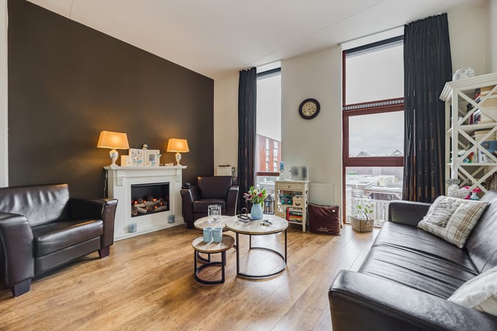 Photo 11 of Kokardebloem 36