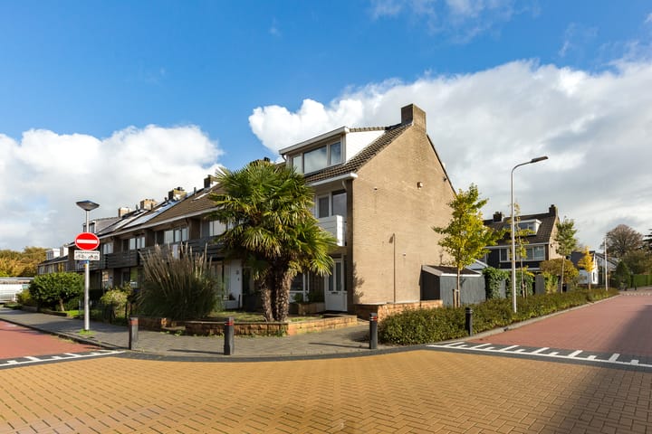 Photo 5 of Breitnerstraat 1