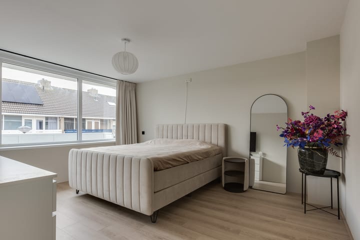 Photo 19 of Breitnerstraat 1