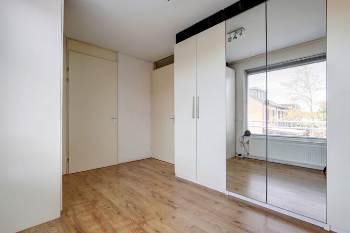 Photo 19 of Keizersmantel 39