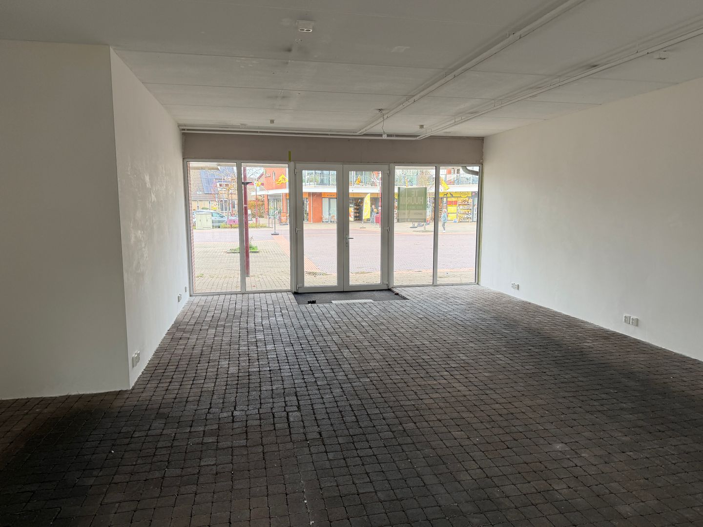 Bekijk foto 2 van Lindenplein 8