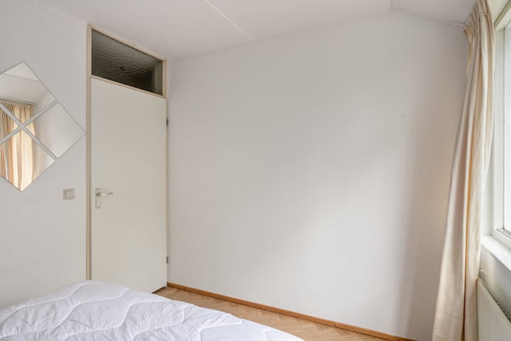 Photo 17 of Tormentil 22