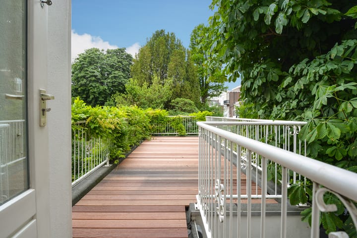 Photo 23 of Surinamestraat 58