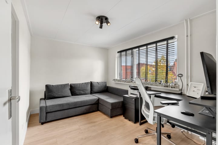 Photo 15 of Van Noortstraat 28