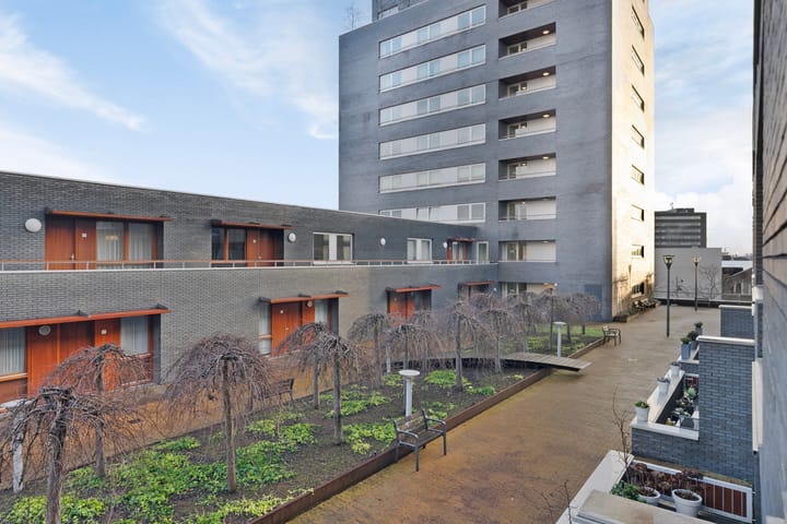 Photo 32 of Pieter Vreedeplein 110