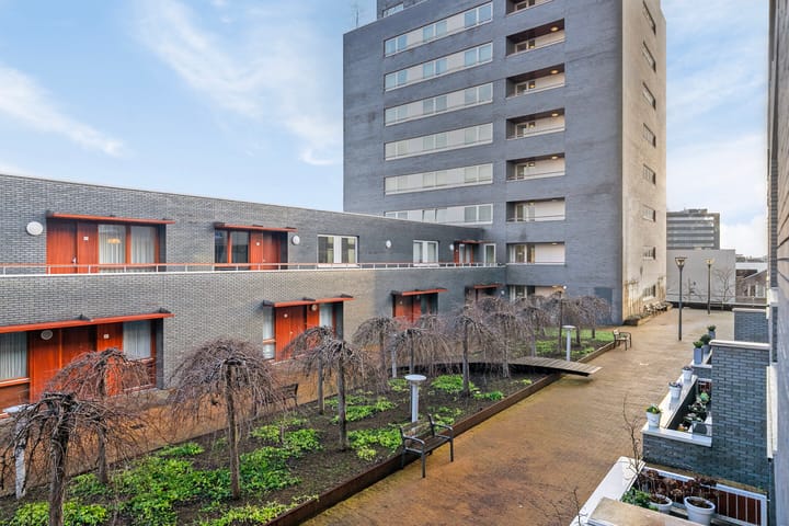 Photo 33 of Pieter Vreedeplein 110