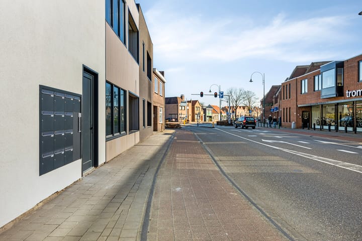 Photo 23 of Bredaseweg 38-H