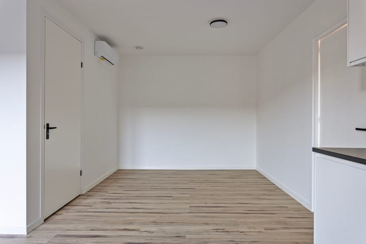 Photo 6 of Bredaseweg 38-H