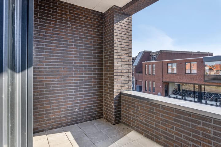 Photo 13 of Bredaseweg 38-H