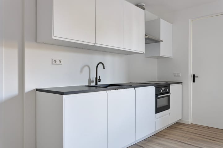 Photo 5 of Bredaseweg 38-H