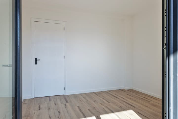 Photo 12 of Bredaseweg 38-H