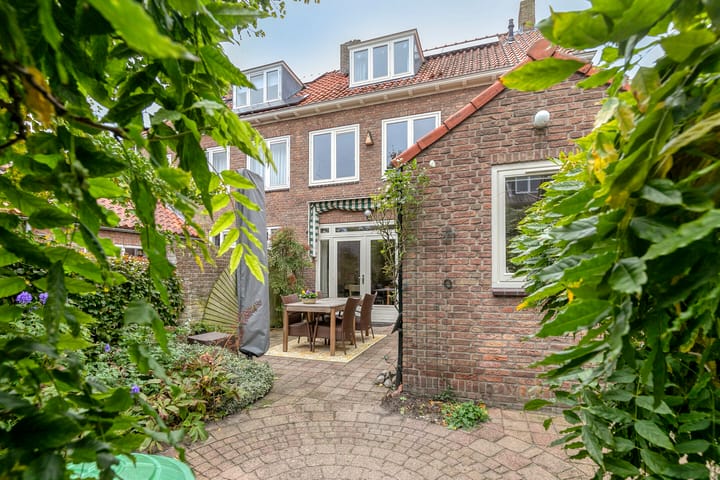 Foto 35 van Admiraal de Ruyterlaan 3