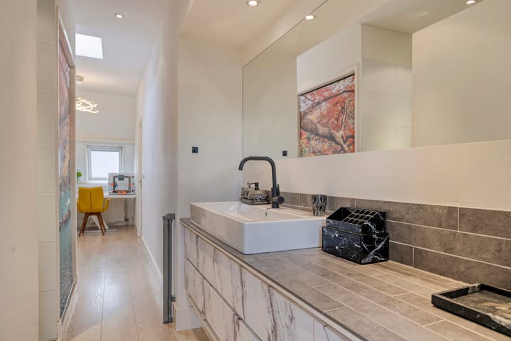 Photo 31 of Duvenvoordestraat 68-A