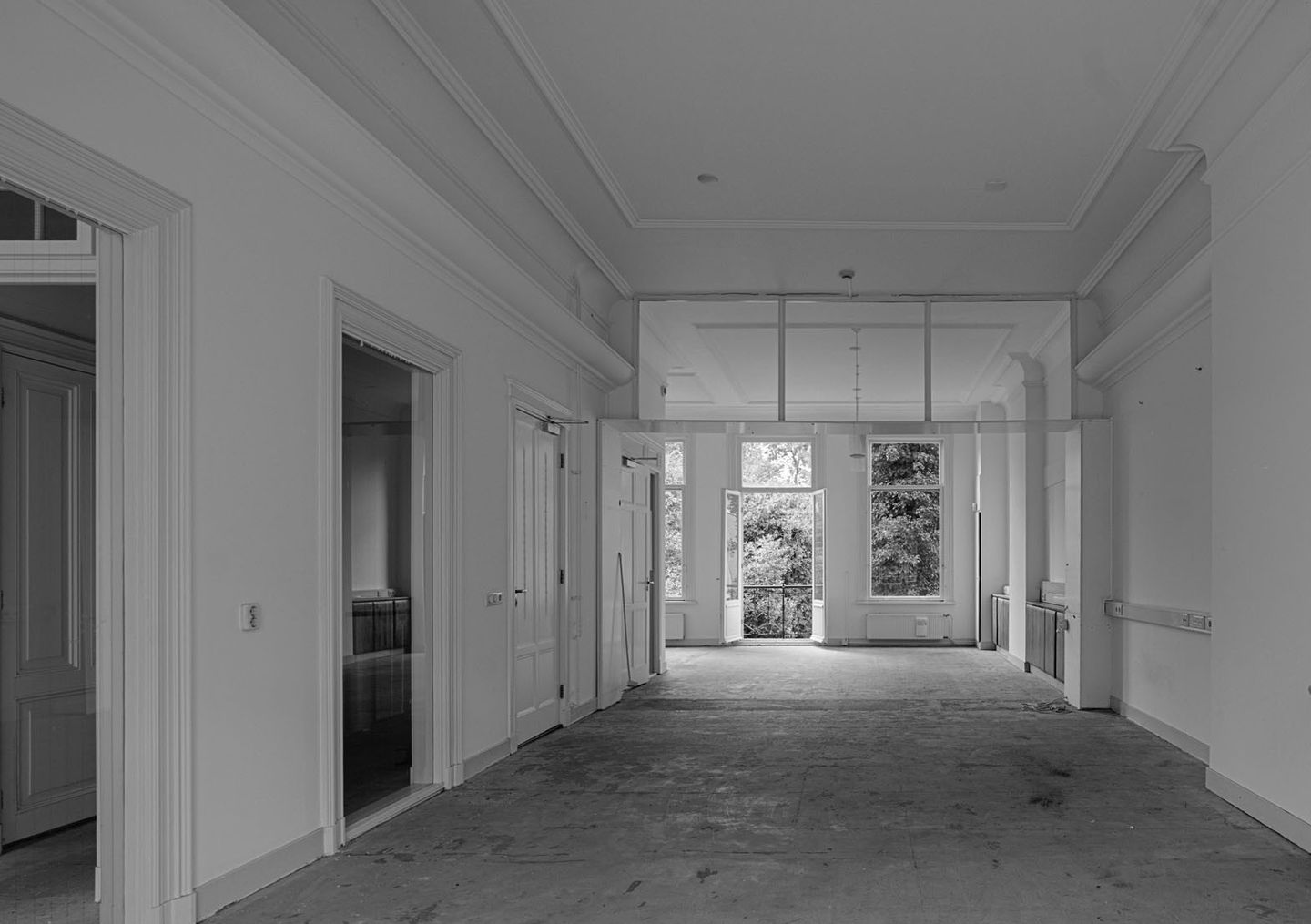 View photo 3 of Van Eeghenstraat 93