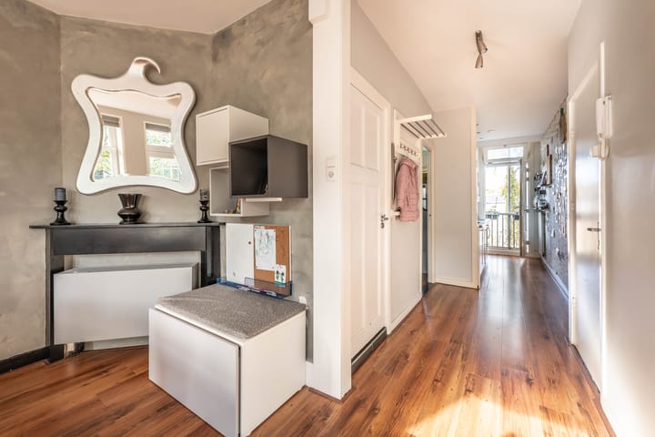 Photo 10 of Aalsmeerweg 62-3