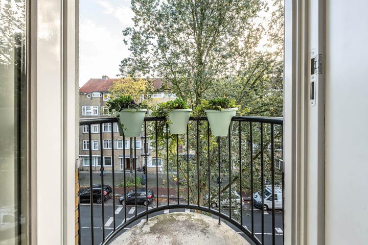 Photo 11 of Aalsmeerweg 62-3