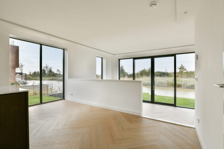 Photo 2 of Rosellestraat 61