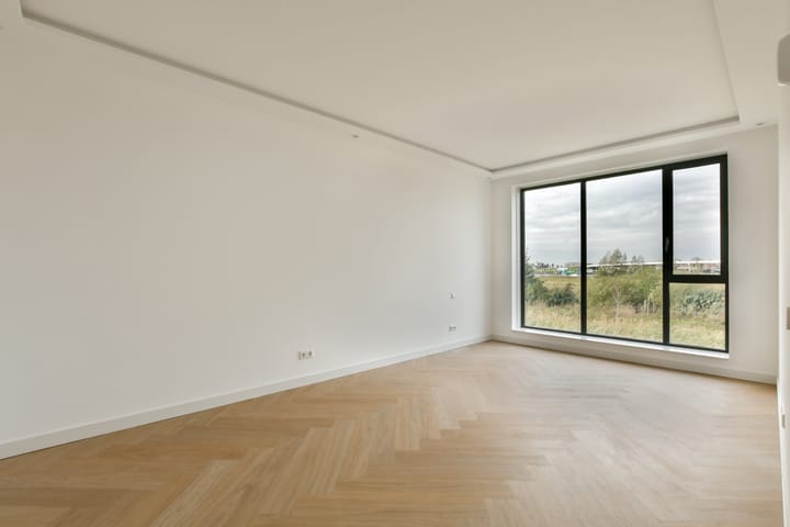 Photo 15 of Rosellestraat 61