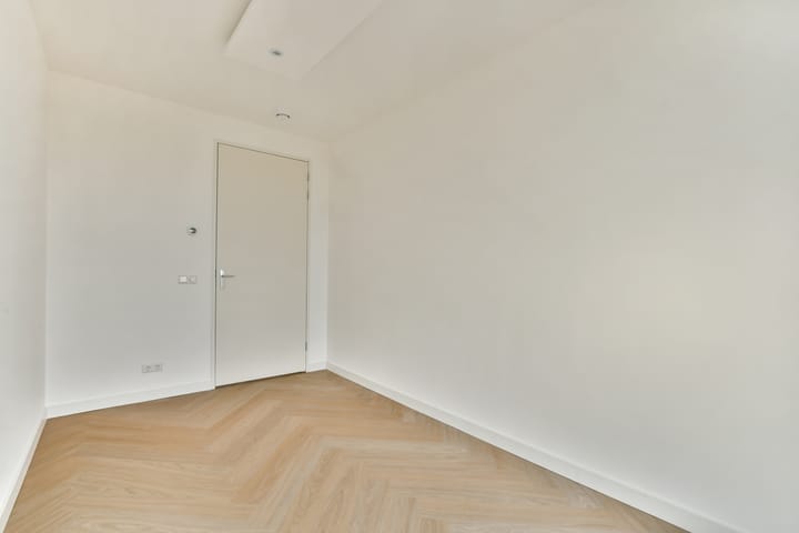 Photo 20 of Rosellestraat 61