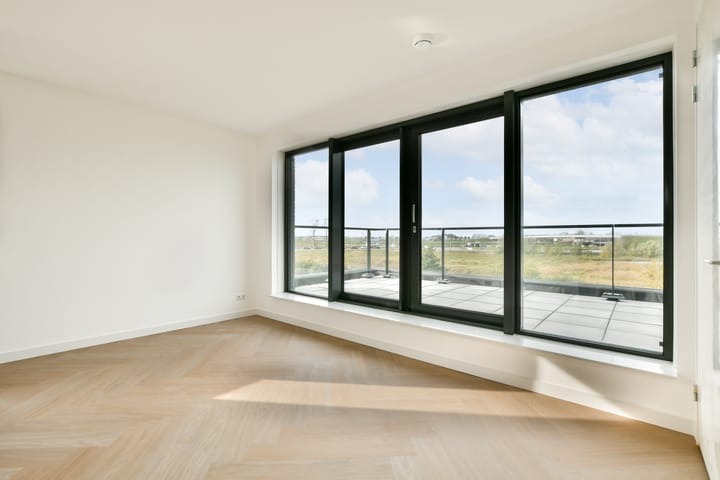 Photo 23 of Rosellestraat 61