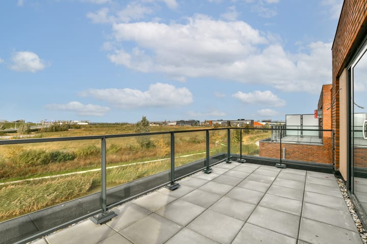 Photo 25 of Rosellestraat 61