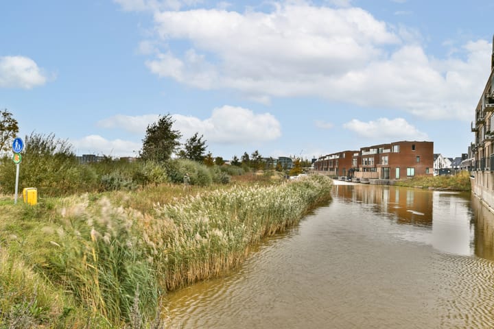 Photo 32 of Rosellestraat 61