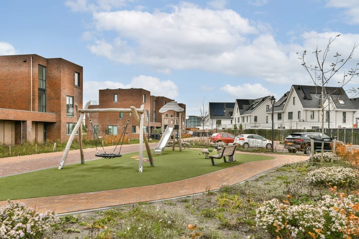 Photo 33 of Rosellestraat 61