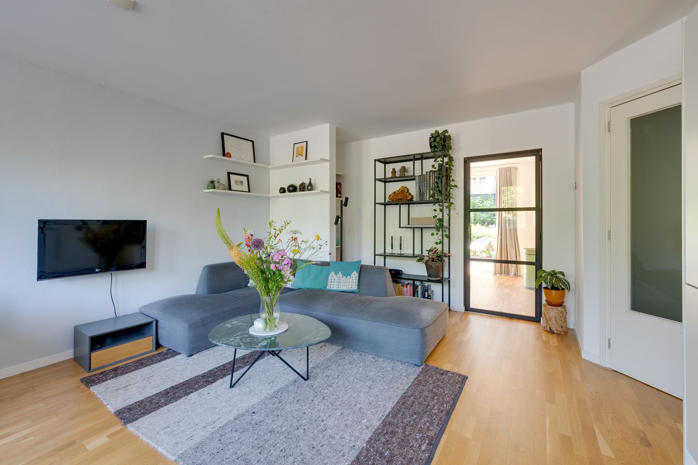 Foto 10 van Henriëtte Ronnerplein 9-H