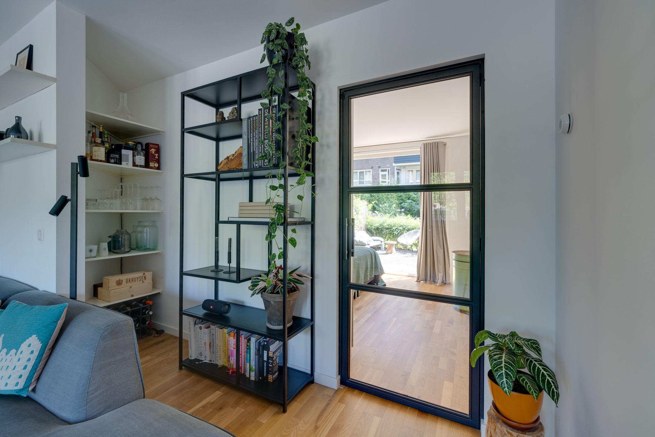 Foto 21 van Henriëtte Ronnerplein 9-H