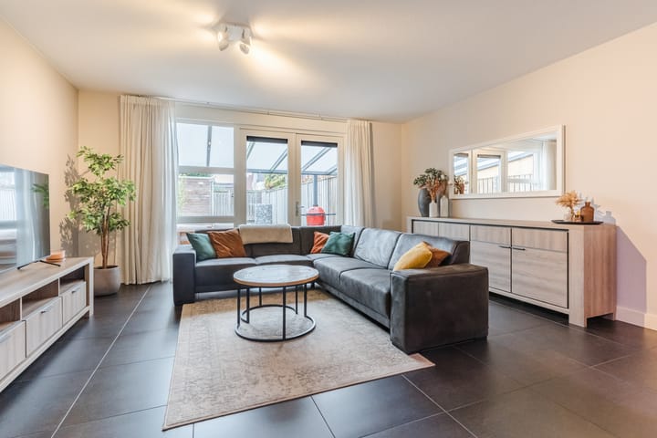 Photo 2 of Den Uylstraat 33