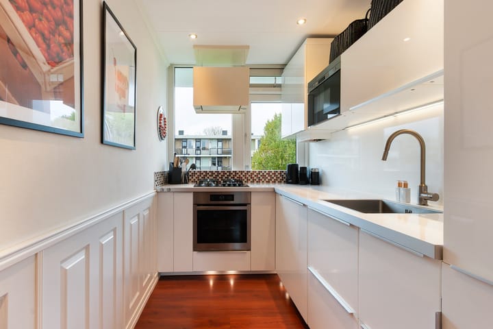 Foto 4 van Van Karnebeekstraat 127