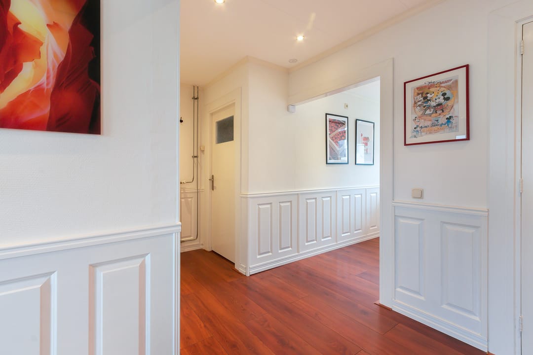 Photo 8 of Van Karnebeekstraat 127