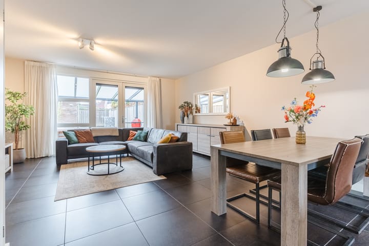 Foto 22 van Den Uylstraat 33