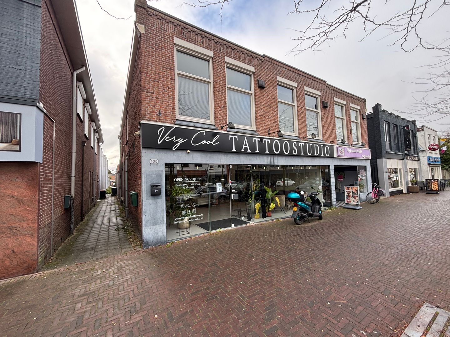 View photo 1 of Gronausestraat 1086
