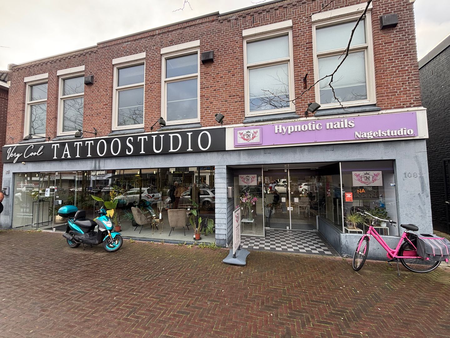 View photo 2 of Gronausestraat 1086