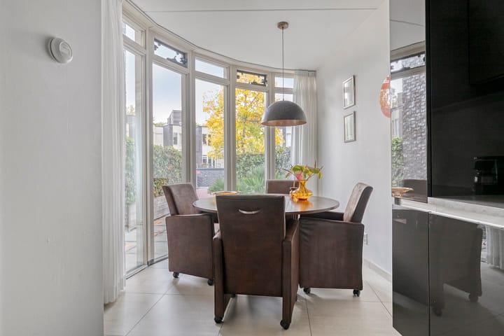 Foto 15 van Bosleeuwerik 50