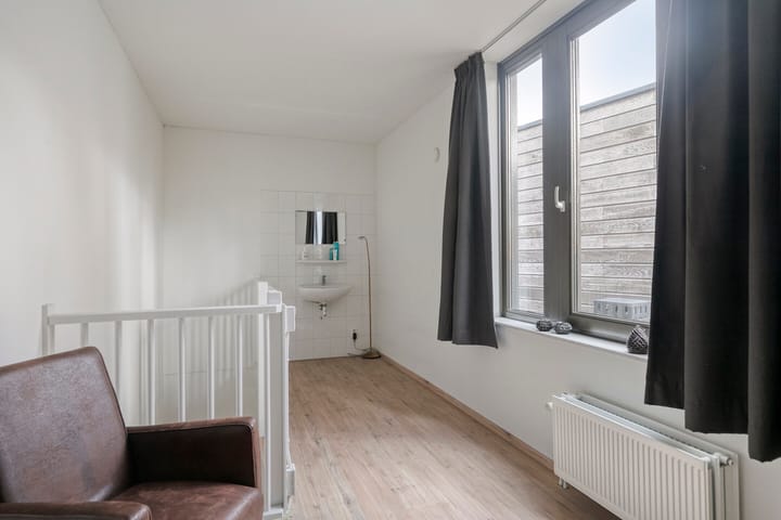 Foto 25 van Bosleeuwerik 50