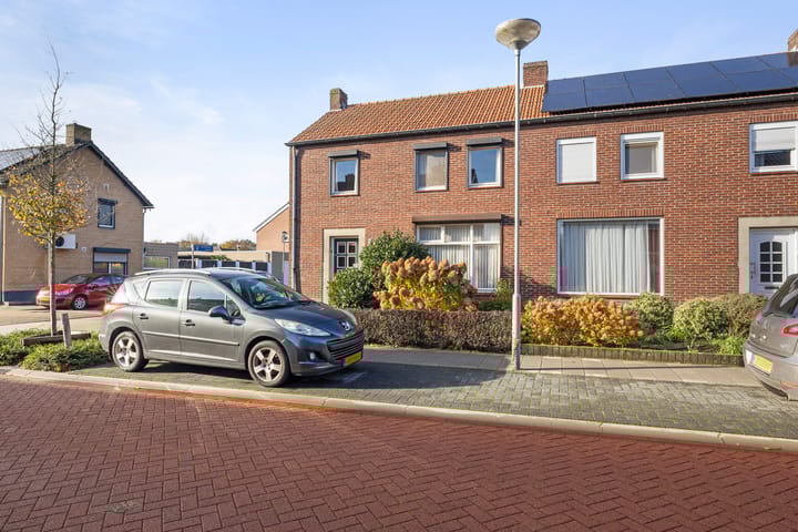 Foto 35 van Past. Esserstraat 9