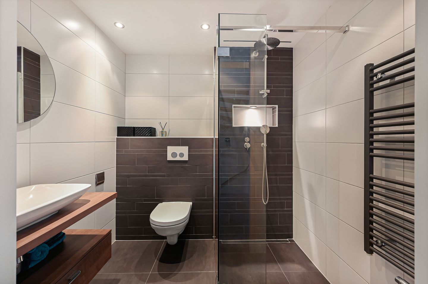 Photo 5 of Heliotroop 76