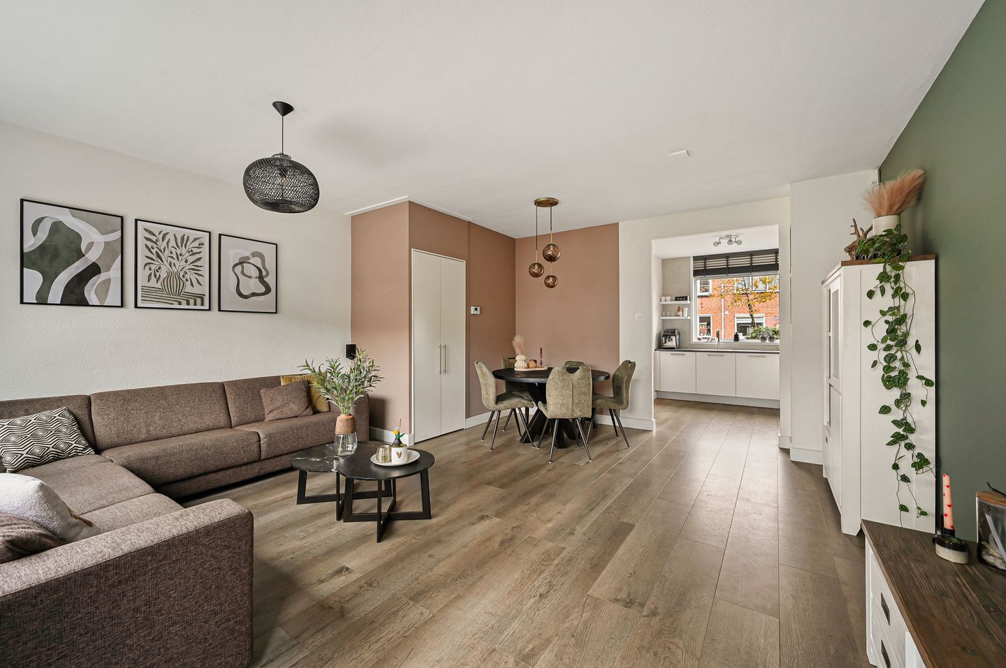 Photo 14 of Heliotroop 76