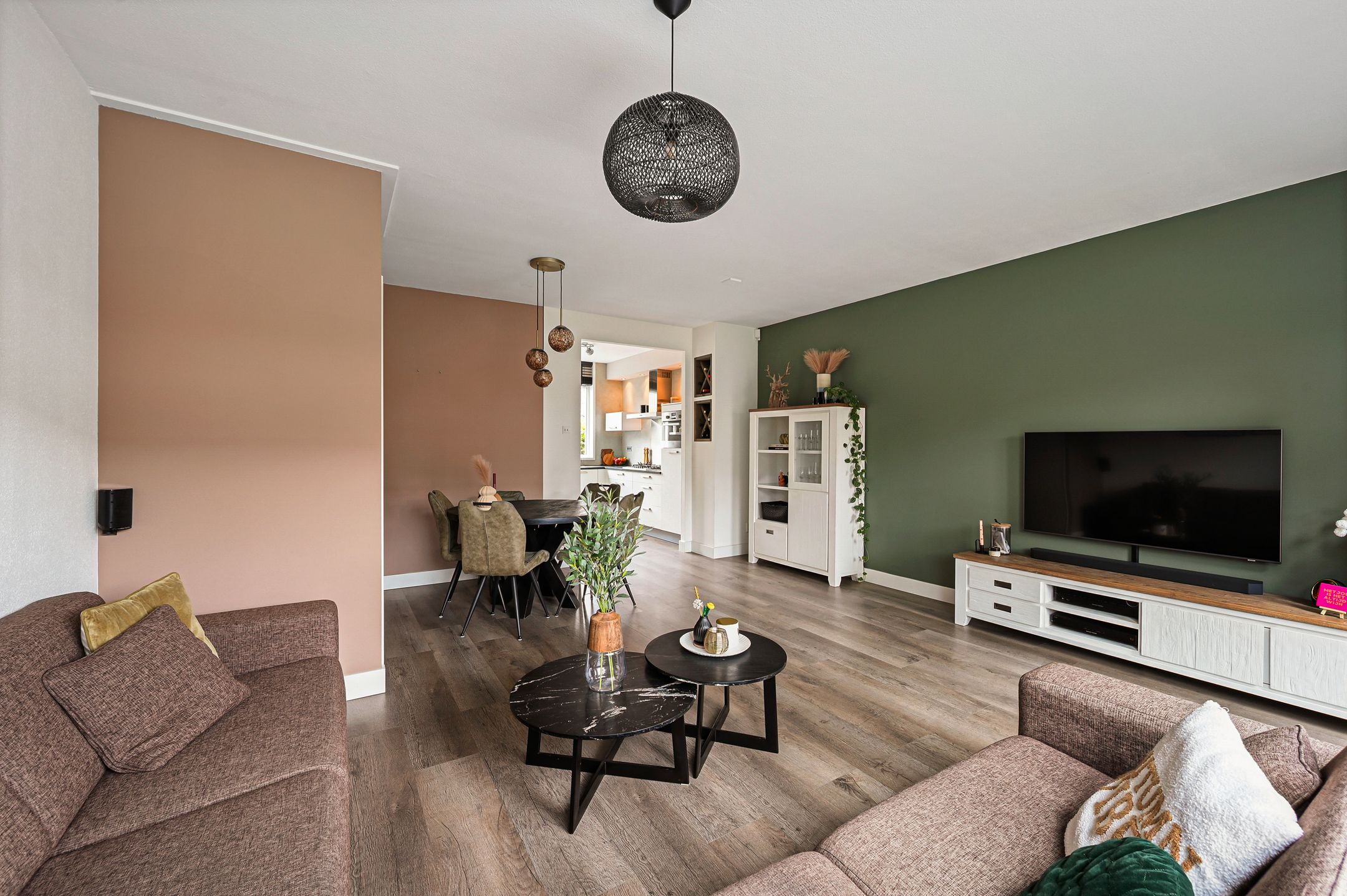 Photo 15 of Heliotroop 76