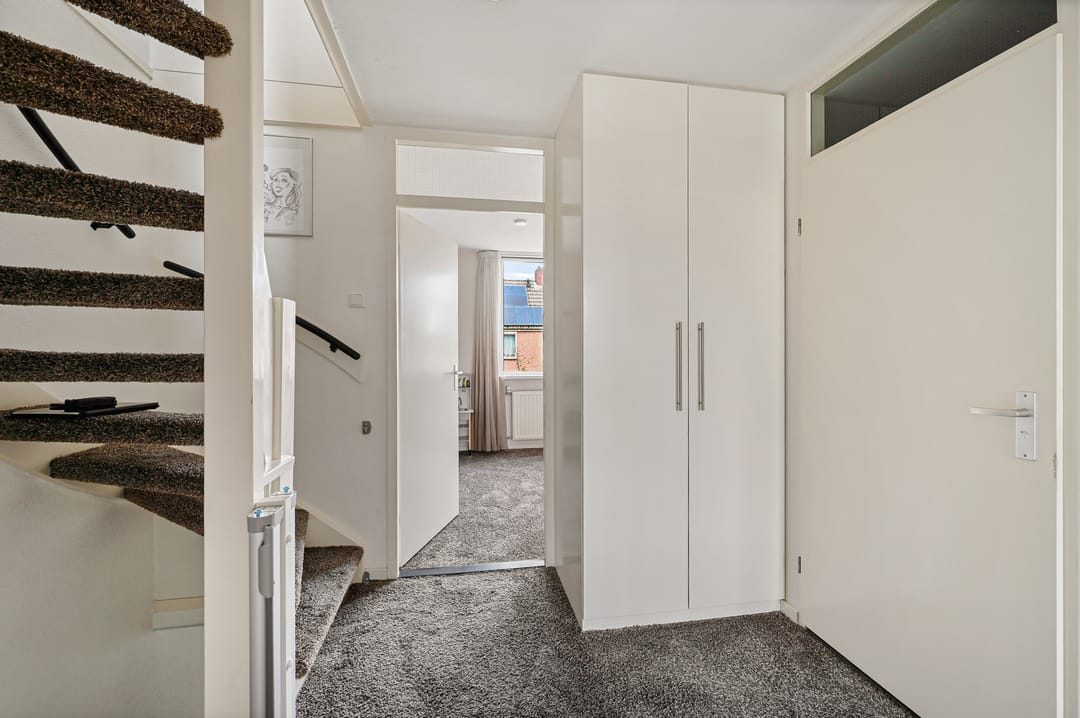 Photo 16 of Heliotroop 76