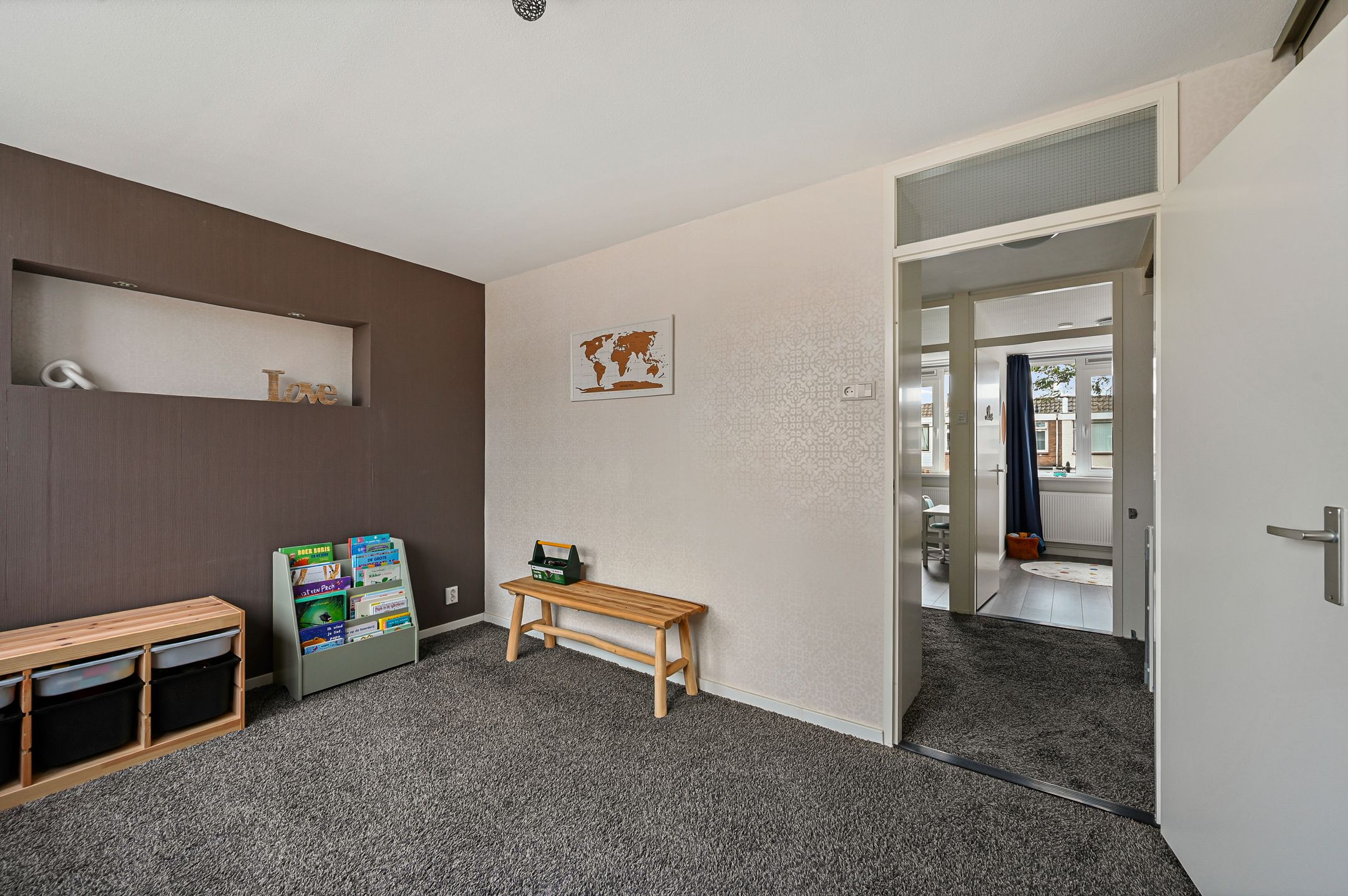 Photo 27 of Heliotroop 76