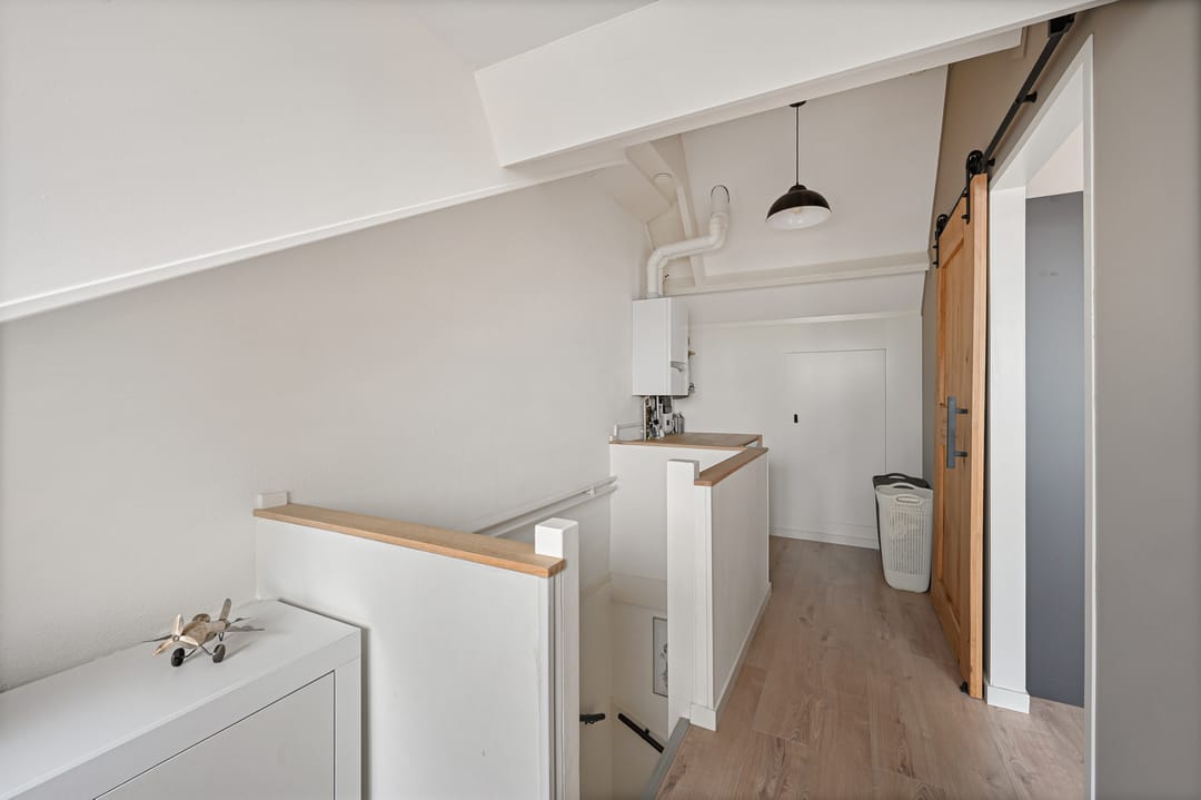 Photo 32 of Heliotroop 76