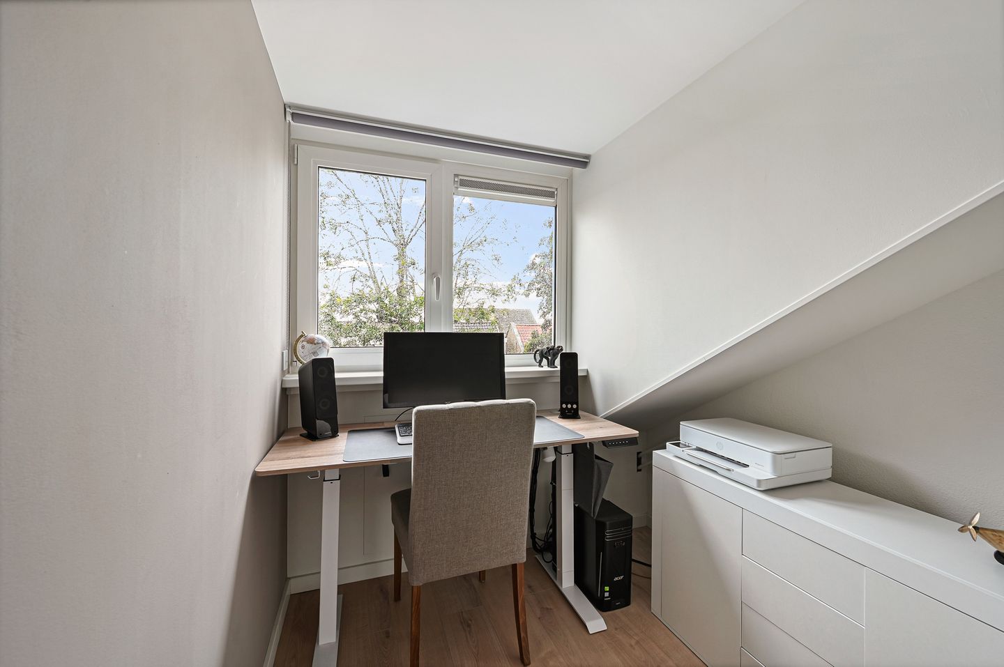 Photo 35 of Heliotroop 76