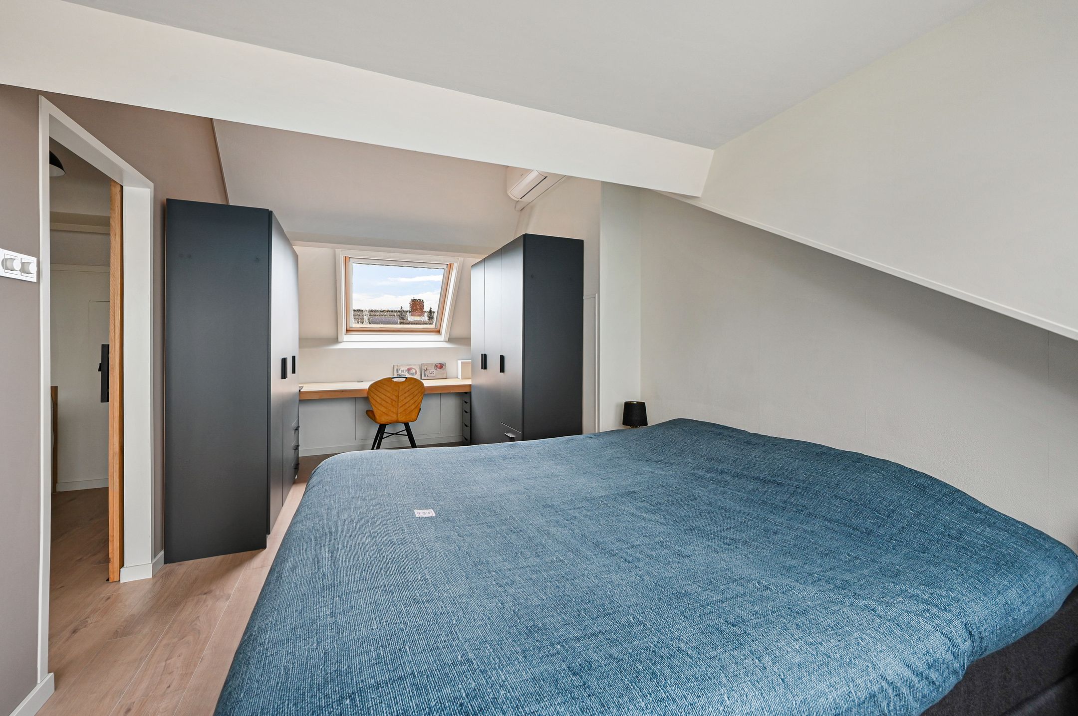 Photo 36 of Heliotroop 76