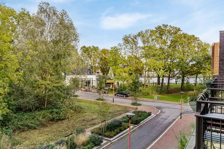 Foto 42 van Belgradostraat 49