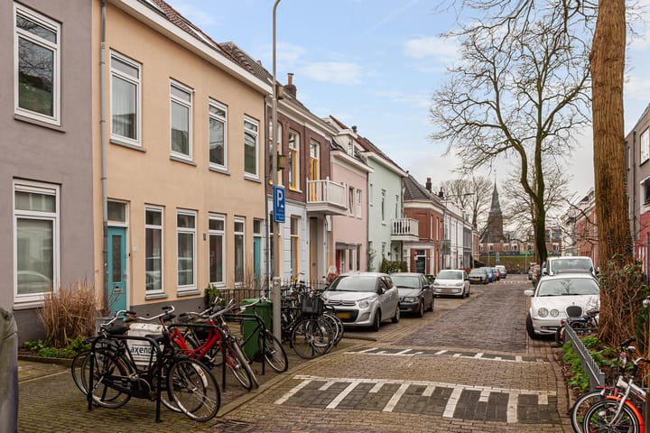 Foto 30 van Van Hasseltstraat 108