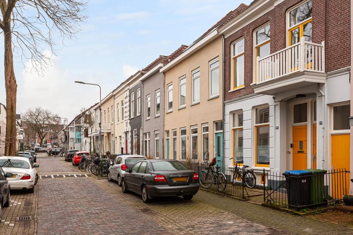 Van Hasseltstraat 108
